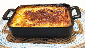 Hibou Bistro Grec Perpignan propose une moussaka authentique, plat grec maison délicieux