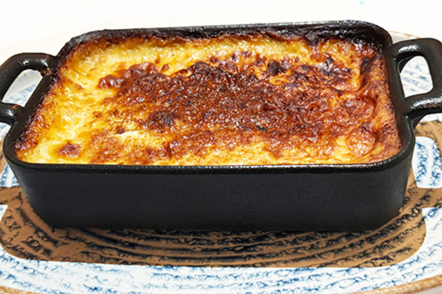 Hibou Bistro Grec Perpignan propose une moussaka authentique, plat grec maison délicieux