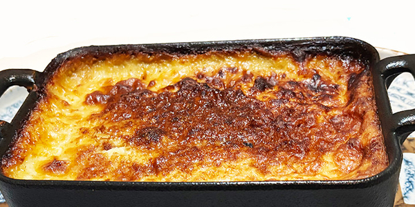 Hibou Bistro Grec Perpignan propose une moussaka authentique, plat grec maison délicieux