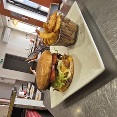 Burger maison  Au coin gourmand Perpignan 