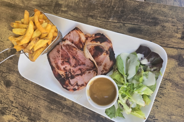 Jambon grillé frites maison restaurant Au coin gourmand Perpignan 